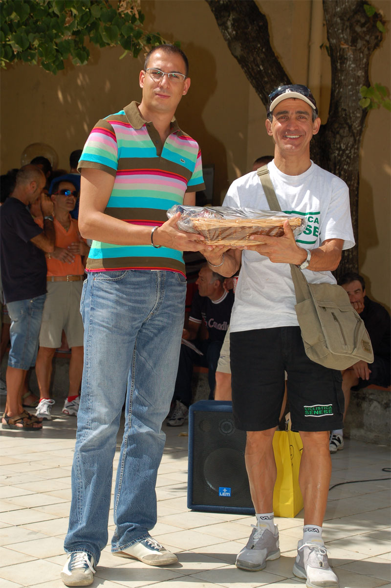 gal/2007/18 - Fondo Valdarbia - Pranzo e premiazioni/DSC_1681-01.jpg